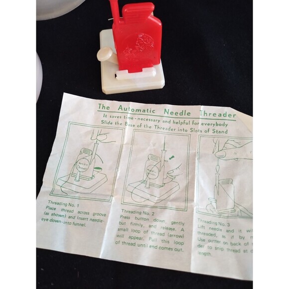 Vntg Bridges Plastic Products #100 Sewing Box Wooden Spools Thread Holder Thread - Picture 3 of 11